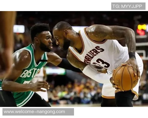 杰伦布朗自信宣言称自己为联盟最佳攻防一体球员投篮无所不能