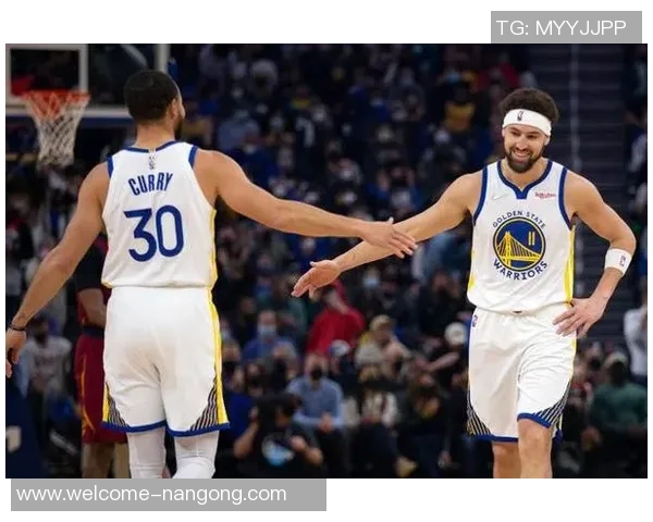 水花兄弟情深库里期待克莱在勇士结束职业生涯即使是一天短合同也无妨